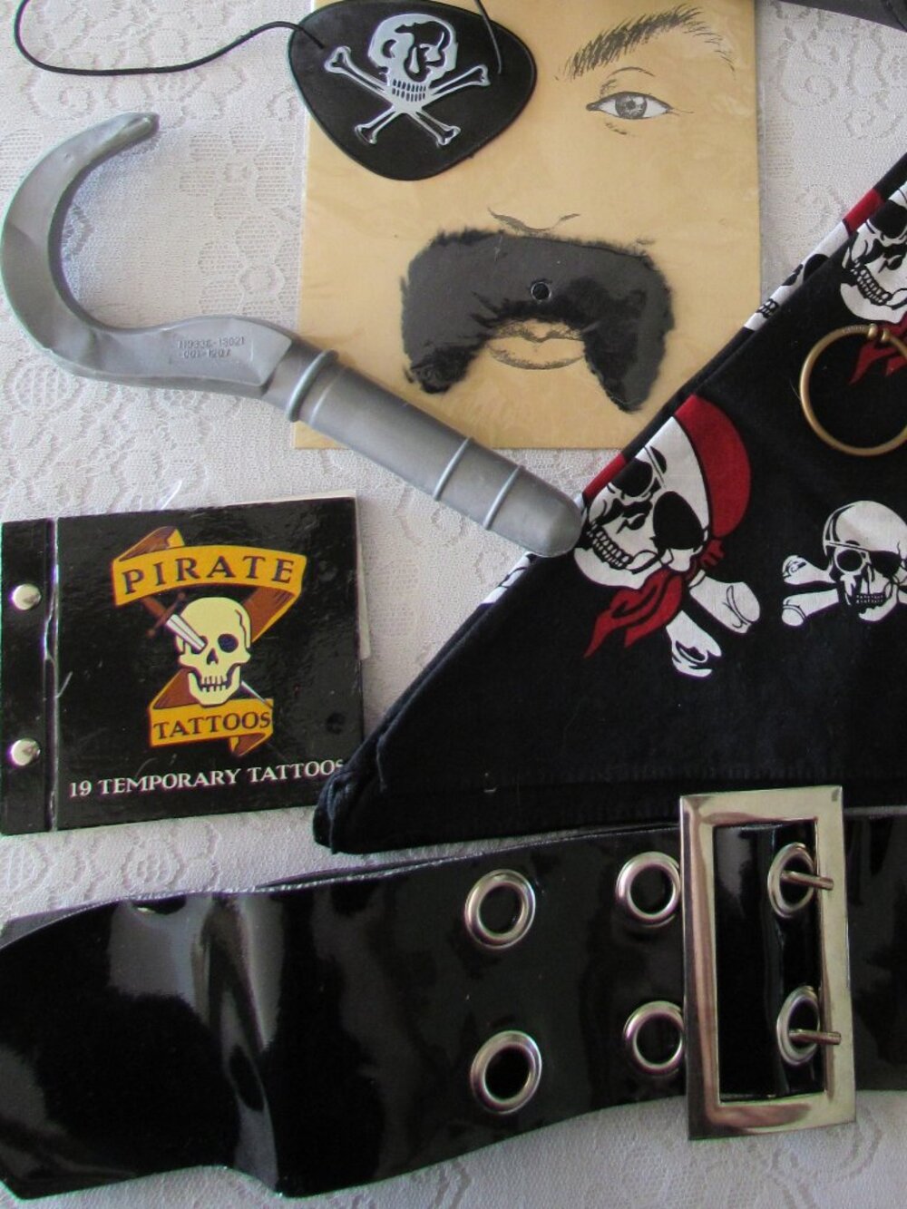 PIRATE COSTUME ACCESSORIES: HOOK BELT JOLLY ROGER SCARF EYE PATCH TEMP TATTOOS